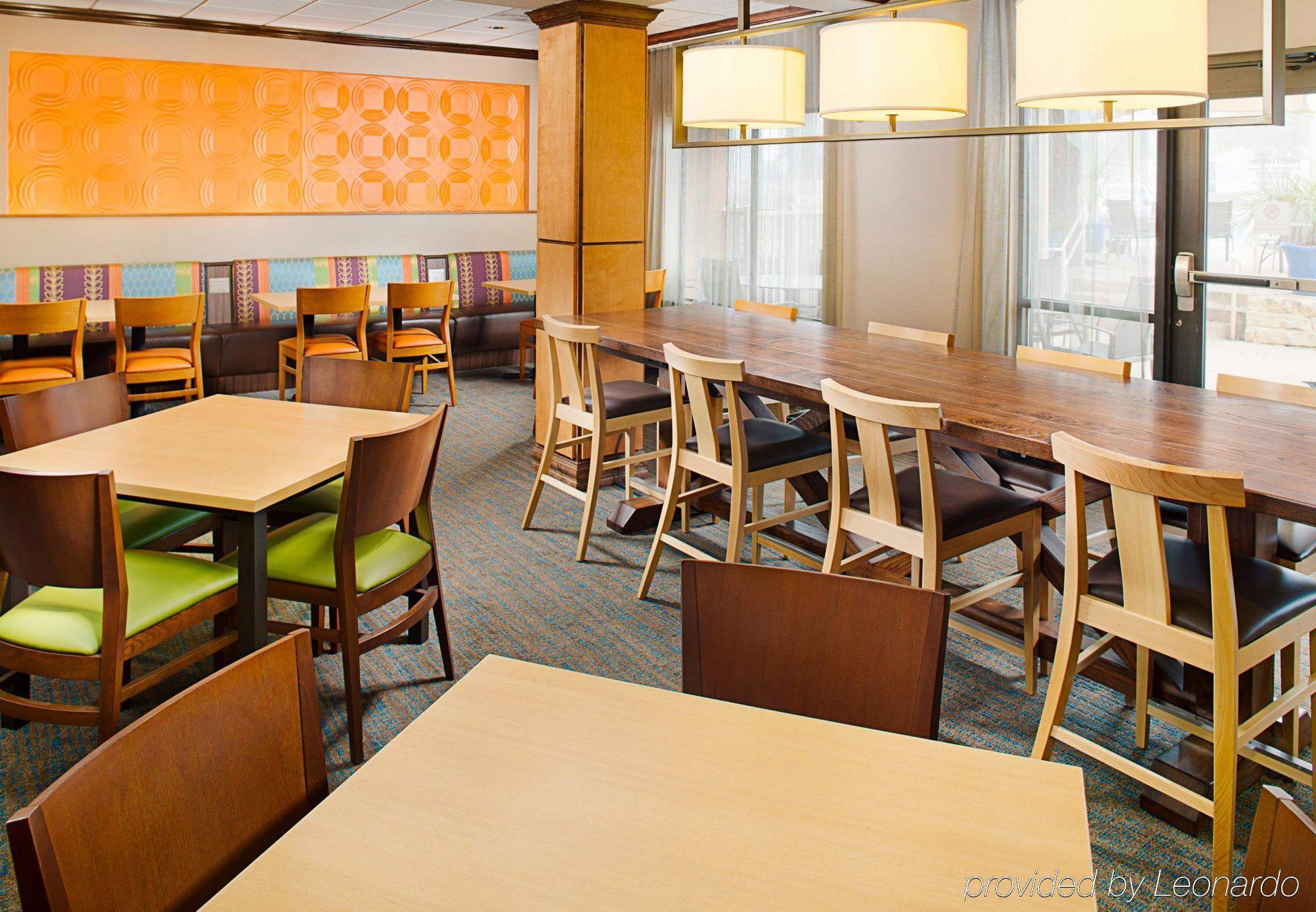 Fairfield Inn & Suites By Marriott San Antonio Seaworld / Westover Hills Exterior photo
