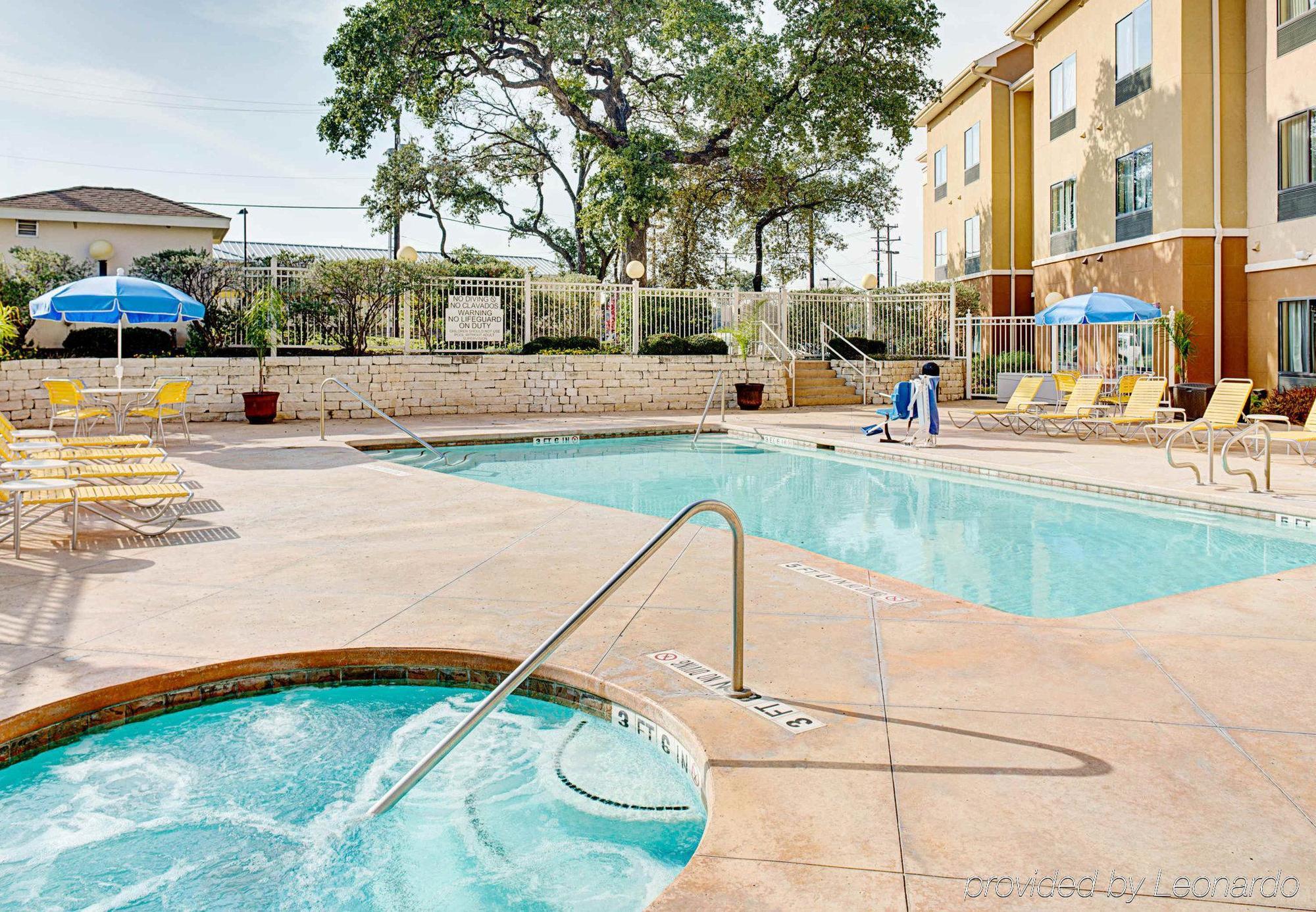 Fairfield Inn & Suites By Marriott San Antonio Seaworld / Westover Hills Exterior photo